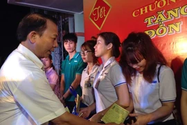 TP.HCM trao hơn 30.380 vé xe cho công nhân về tết