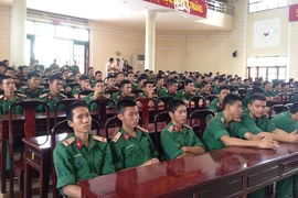 Tư vấn nghề nghiệp cho 500 chiến sĩ sắp xuất ngũ