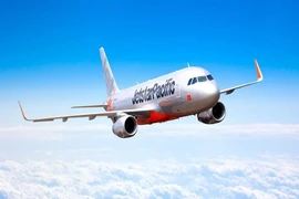 Máy bay hạ cánh khẩn cứu bệnh nhân lên cơn đau tim