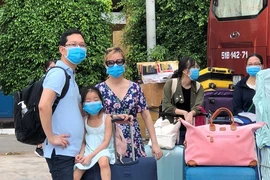 Giải quyết khủng hoảng kinh tế cũng phải quyết liệt như y tế