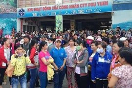 Một công ty dự tính cắt giảm 6.000 người lao động