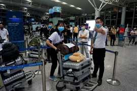 Cận cảnh chuyến bay quốc tế thương mại đầu tiên 