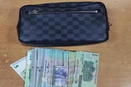 Khách bỏ quên 350 triệu tại sân bay Nội Bài