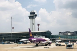 Hoàn thành bay kiểm tra, hiệu chuẩn đường băng ở Tân Sơn Nhất