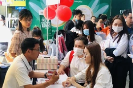 Kiếm bộn tiền từ cho thuê quy trình tuyển dụng