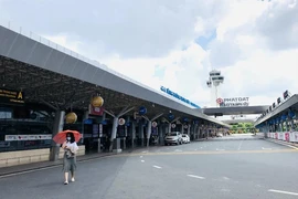 Xét nghiệm COVID-19 tại sân bay Tân Sơn Nhất 