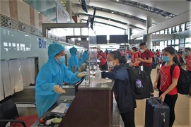 Thêm 1.000 y bác sĩ, sinh viên chi viện chống dịch tại TP.HCM