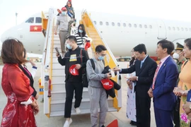 Các hãng bay tăng chuyến cần làm việc với từng sân bay ở Trung Quốc