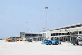 Tập trung kiểm tra vật thể lạ tại nhiều sân bay