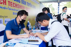 Ngành điện TP.HCM tuyển bổ sung kỹ sư điện, điện tử tại triển lãm công nghệ