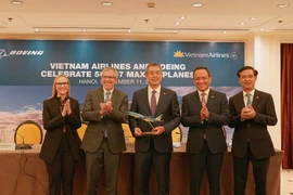 Vietnam Airlines kí thỏa thuận mua 50 máy bay Boeing giá trị 10 tỉ USD