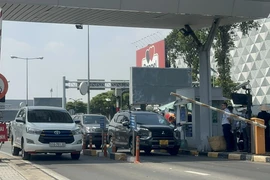 5 sân bay triển khai thu phí không dùng tiền mặt