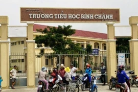 Sở Giáo dục nói về vụ cô giáo quỳ gối xin lỗi phụ huynh