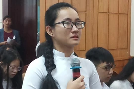 Nữ sinh khóc nức nở khi nhắc tới cô dạy toán