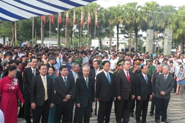 Hàng ngàn người dân về dự lễ giỗ tổ Hùng Vương
