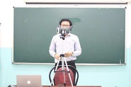 Giáo viên trường THCS - THPT Đào Duy Anh, quận 6 tổ chức dạy học trực tuyến trong thời gian học sinh nghỉ tránh dich. Ảnh: NTCC