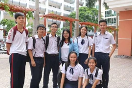 Thí sinh tham dự kỳ thi vào lớp 10 chuyên trường Trung học Thực hành năm học 2019. Ảnh: THỦY TRÚC