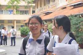 Đề thi Toán không chuyên vào lớp 10 Phổ thông Năng khiếu