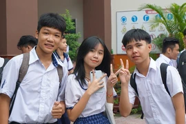 Thí sinh tham dự kỳ thi tuyển sinh 10 năm 2020. Ảnh: NQ
