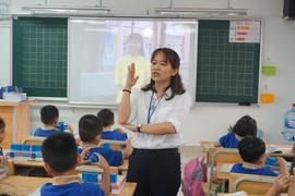 Bộ GD&ĐT chính thức bỏ chứng chỉ ngoại ngữ, tin học