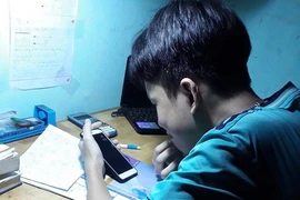 Lần đầu tiên học sinh TP.HCM tựu trường online 