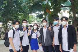 Thí sinh hào hứng đoán đề Văn, mong gặp 'ông lái đò mãi đỉnh'