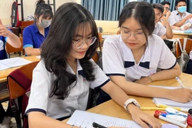 Thi tốt nghiệp THPT 2023: Cấm mang máy ghi âm, ghi hình vào phòng thi