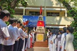 Trường học khánh thành mô hình cột mốc chủ quyền biển đảo Trường Sa