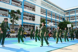 Trường học chấm điểm bài làm học sinh qua lượt like trên facebook, zalo