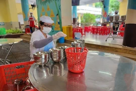 Trường học tại TP.HCM đề xuất nâng mức thu tiền ăn bán trú