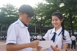 Thi tốt nghiệp THPT 2024: Xem gợi ý giải đề thi môn Văn