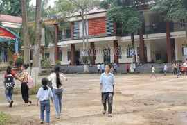 Bộ GD&ĐT: Tổ chức dạy bù cho học sinh phải nghỉ học do lũ lụt
