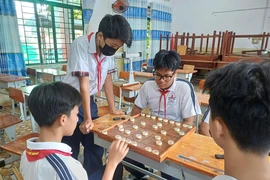 Lý do TP.HCM dự kiến cấm học sinh sử dụng điện thoại trong trường