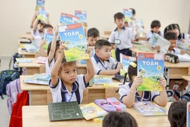 Góp ý kiến hiến kế xây dựng 1 bộ sách giáo khoa thống nhất