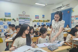 TP.HCM: Giáo viên nhận hàng chục triệu đồng dịp Tết