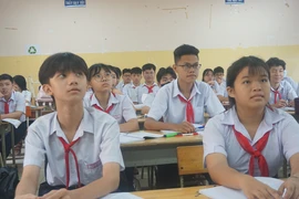 Thấp thỏm ngóng môn thứ 3 thi lớp 10