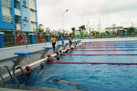 Tỉ lệ học sinh tiểu học biết bơi tại TP.HCM chỉ chiếm 24,66%