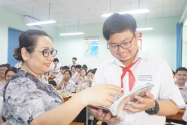 Tỉ lệ chọi lớp 10 tiếng Anh tích hợp: Có trường 1 chọi 4, nơi chưa đủ chỉ tiêu