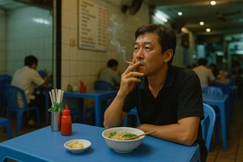 Khách hút thuốc lá trong quán ăn, chủ quán có bị phạt?