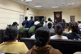 Toà xử xuyên tối và tuyên án 2 ông chủ Hàn Quốc cùng 3 người Việt môi giới mại dâm