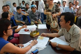 Hồ sơ sát hạch bằng lái sẽ được kiểm tra nghiêm ngặt.