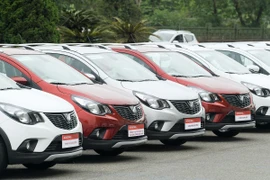 Hàng trăm chiếc VinFast Fadil đến tay khách hàng