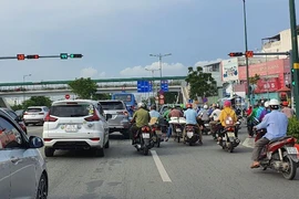 Vượt đèn vàng có bị xử phạt hành chính như vượt đèn đỏ?