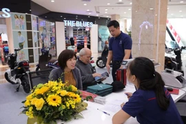 VinFast đồng loạt khai trương 21 showroom ô tô và xe máy điện