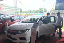 Xe nhập và xe lắp ráp trong nước: Cuộc đua nước rút cuối năm