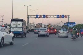Mỗi tuyến đường thường quy định những tốc độ tối đa cho phép của các loại phương tiện. Ảnh: THY NHUNG