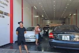 Chợ ô tô cũ lao đao: Có mẫu xe chưa đến 200 triệu đồng