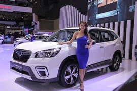 Ô tô nhập khẩu giảm 'sốc' trong tháng giáp Tết