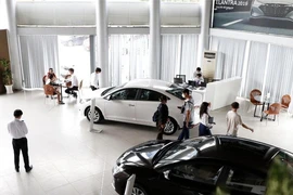 Loạt ô tô tranh nhau ưu đãi đến gần 200 triệu đồng
