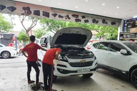 Động cơ xe quá nóng, chủ xe ô tô cần làm ngay điều này để tránh hư hỏng